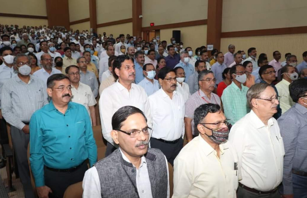 सिविल सर्विसेज डे पर मुख्यमंत्री की अफसरों को नसीहत सिविल सर्विसेज डे पर मुख्यमंत्री की अफसरों को नसीहत