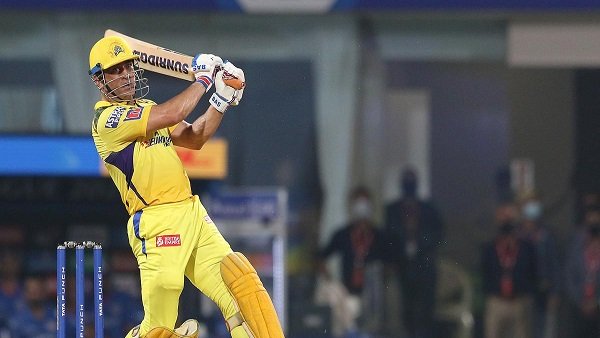 धोनी 7 नंबर की जर्सी पहनते हैं