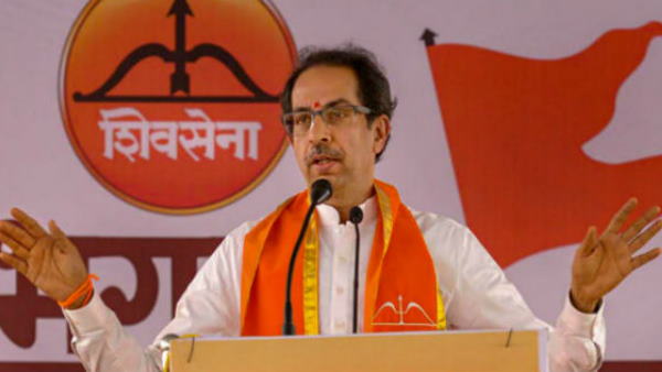 नरेंद्र मोदी के साथ खड़े थे नरेंद्र मोदी के साथ खड़े थे