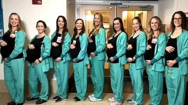 11 मेडिकल स्टॉफ एक साथ गर्भवती