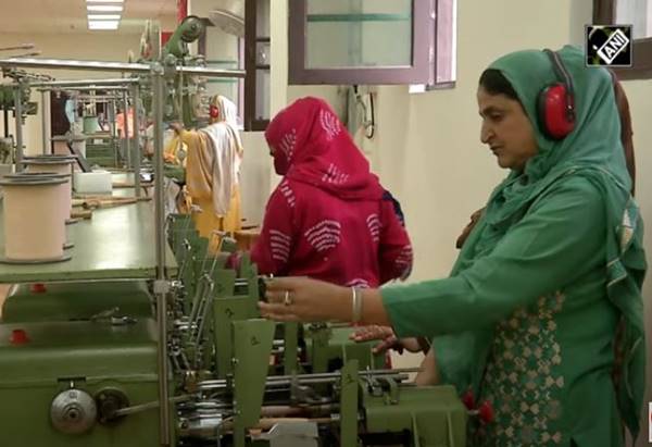 90 लाख से अधिक लोगों को रोजगार