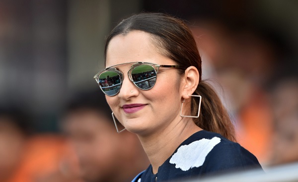 सानिया कई तरह के वर्कआउट कर रही हैं सानिया कई तरह के वर्कआउट कर रही हैं