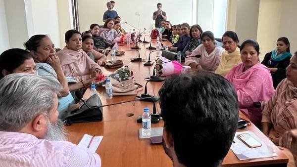 आम आदमी पार्टी पर साधा निशाना आम आदमी पार्टी पर साधा निशाना