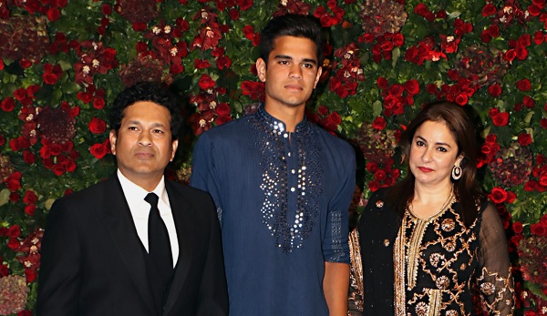 एक खिलाड़ी अभी भी बाहर बैठा है 