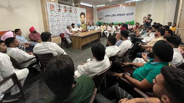 हर कार्यकर्ताओं के घर तक पहुंचेंगे वड़िंग हर कार्यकर्ताओं के घर तक पहुंचेंगे वड़िंग