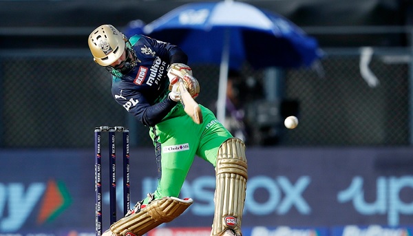 कोहली के डक के बाद RCB हुआ निर्मम-