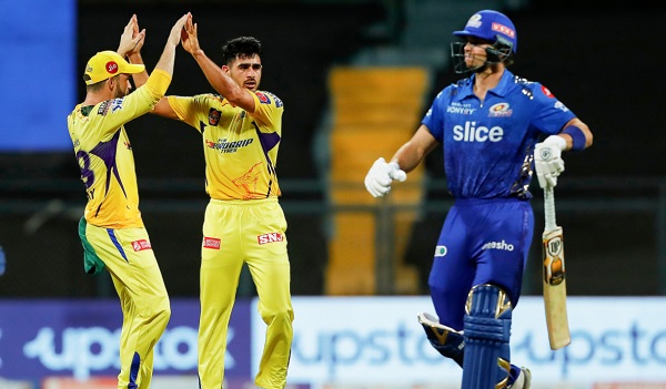 सुपर किंग्स प्लेऑफ की दौड़ से बाहर