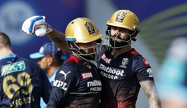 पूर्व कप्तान के साथ अपनी एक फोटो को शेयर किया 