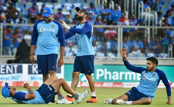 विराट ने ध्यान नहीं दिया, रोहित ने हर नजर रखी- विराट ने ध्यान नहीं दिया, रोहित ने हर नजर रखी-