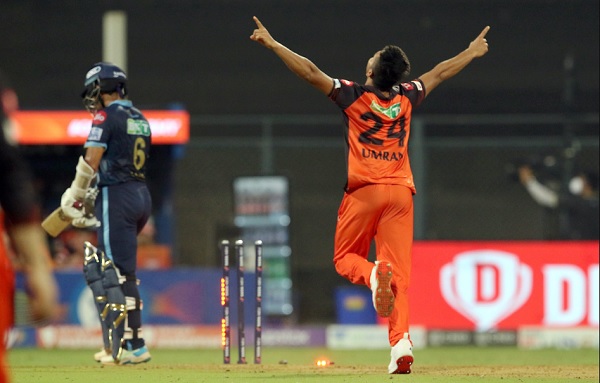  नजरअंदाज करना मुश्किल ही नहीं बल्कि नामुमकिन