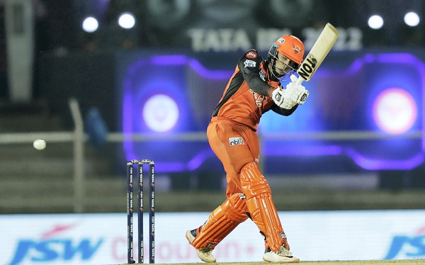 अभिषेक को देखता हूं तो वह मुझे काफी हद तक मेरी याद दिलाते हैं