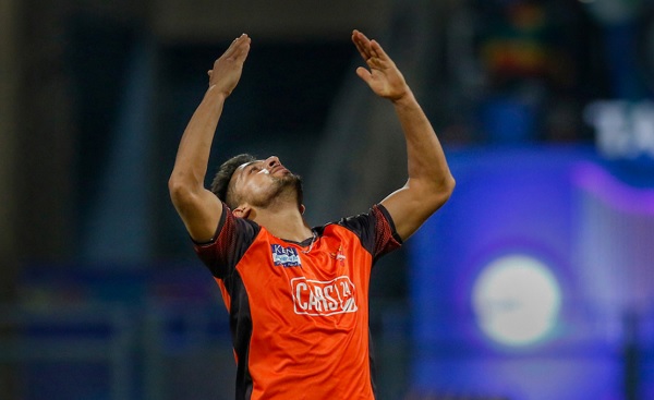 157 किमी प्रति घंटे की रफ्तार से गेंद डाली