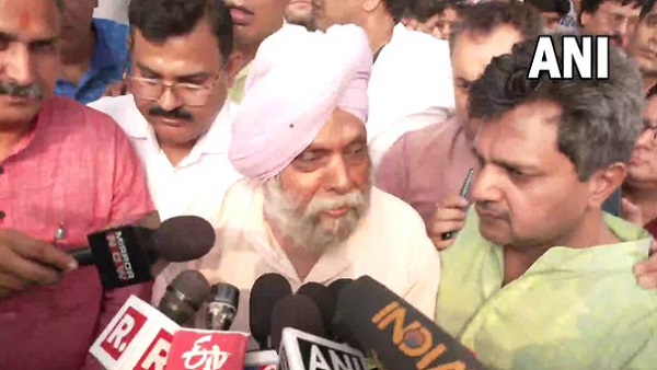 बग्गा के पिता बोले- पंजाब पुलिस ने मुझे पंच मारा