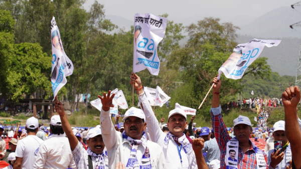 AAP sent volunteers in Himachal to tell people about Kejriwal model