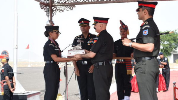 देश की पहली महिला कॉम्बैट एविएटर देश की पहली महिला कॉम्बैट एविएटर