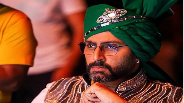 अभिषेक के सपोर्ट में उतरे फैंस