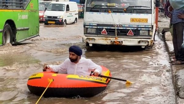 10वीं के बाद छोड़ा स्कूल