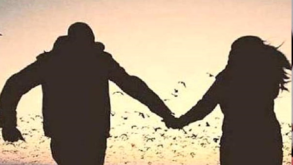 पहले खतरनाक जंगल और उसके बाद तैर कर पहुंची प्रेमी के पास 