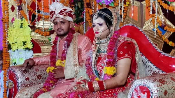 वाहनों पर नहीं खर्च किया एक भी रुपया, पैसों से दूल्हा-दुल्हन के आभूषण बने
