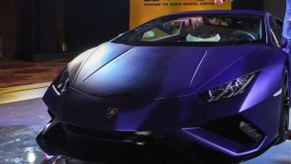 सीसीटीवी फुटेज से मालूम चला कार कौन चला रहा था