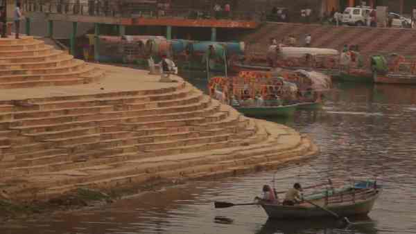 दो मूर्तियों की तलाश अभी भी जारी