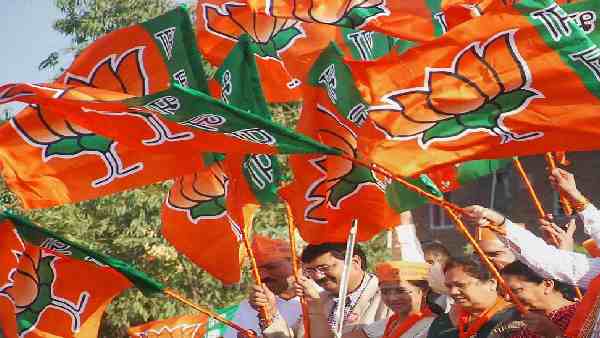 कांग्रेस के 9 में से 7 पार्षद बीजेपी में शामिल