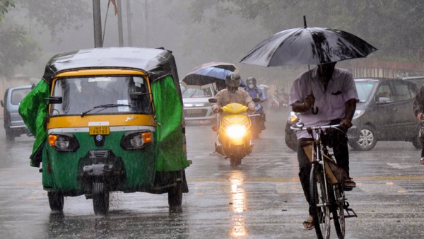 साइक्लोन 'असानी' North-West की ओर से मूव कर रहा है