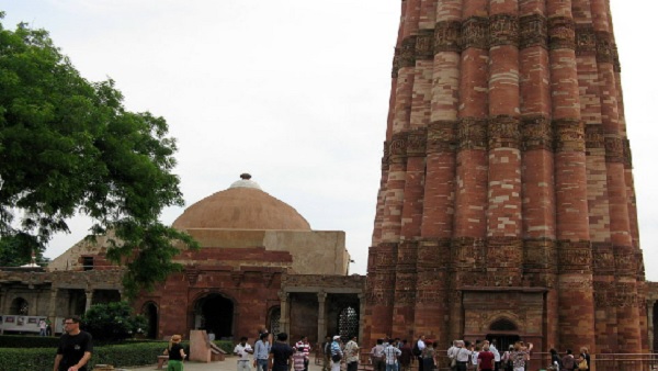 प्रथम मुस्लिम शासक कुतुबुद्दीन ऐबक प्रथम मुस्लिम शासक कुतुबुद्दीन ऐबक