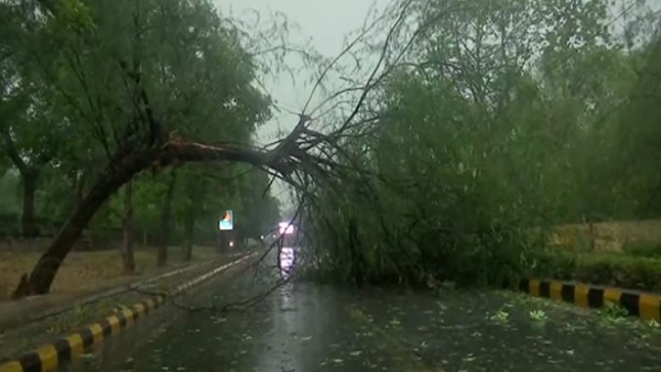 दिल्ली-एनसीआर के कुछ हिस्सों बिजली गुल होने की खबर 