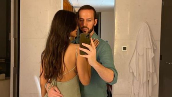 स्पेनिश लड़के के साथ चल रहा ईशा का अफेयर स्पेनिश लड़के के साथ चल रहा ईशा का अफेयर