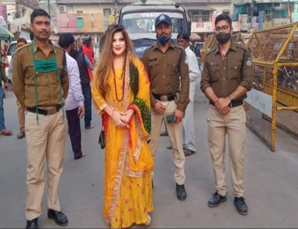 सपा प्रवक्ता हैं पण्डित डॉ रोली तिवारी मिश्रा सपा प्रवक्ता हैं पण्डित डॉ रोली तिवारी मिश्रा