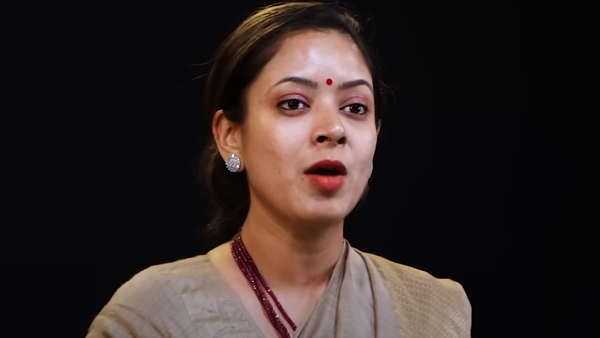 नई सड़क से लाईं किताबें, दो माह पढ़ी