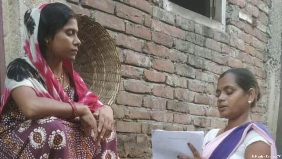 गर्भावस्था से लेकर बच्चे के जन्म और उसके बाद भी मां और बच्चे का ख्याल रखने में मदद करती हैं आशा गर्भावस्था से लेकर बच्चे के जन्म और उसके बाद भी मां और बच्चे का ख्याल रखने में मदद करती हैं आशा