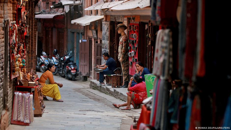 कोरोना काल में नेपाल की हालत भी बिगड़ी है