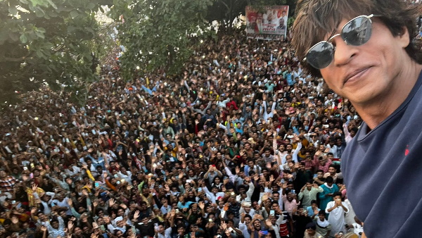 शाहरुख खान के साथ इस बार नजर नहीं आया अबराम 