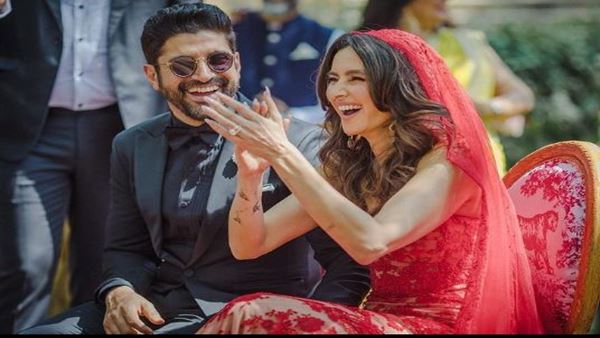 फरहान की पत्नी ने ऐसे जाहिर की खुशी