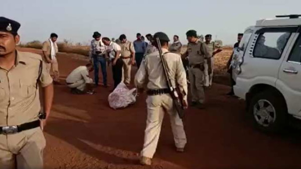 अंधाधुंध फायरिंग शुरू कर दी अंधाधुंध फायरिंग शुरू कर दी