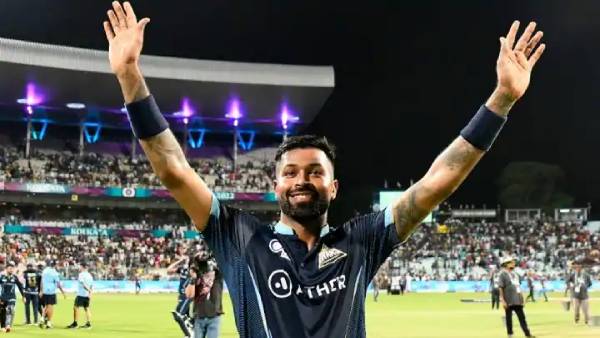 पांड्या ने फाइनल में की रिकॉर्ड गेंदबाजी