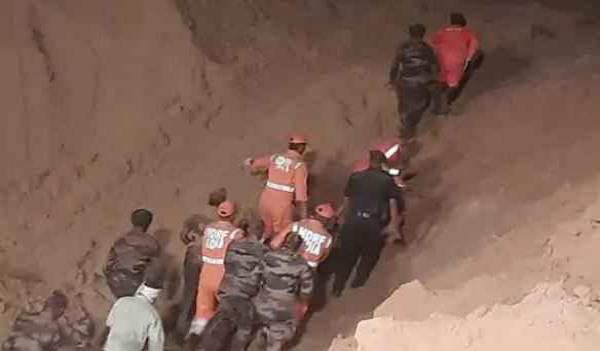 Haryana hisar farmers in the well, NDRF and Army team On rescue operation