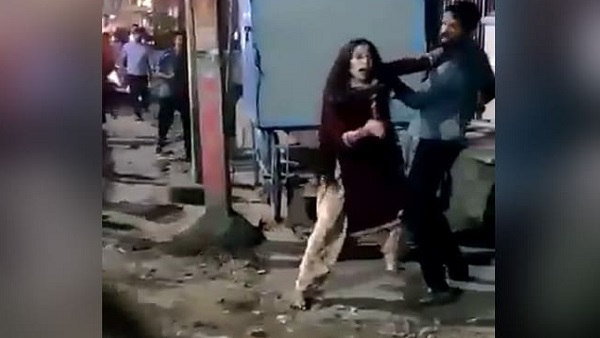 'अगर किसी ने मदद की होती तो मेरा पति जिंदा होता...' 'अगर किसी ने मदद की होती तो मेरा पति जिंदा होता...'