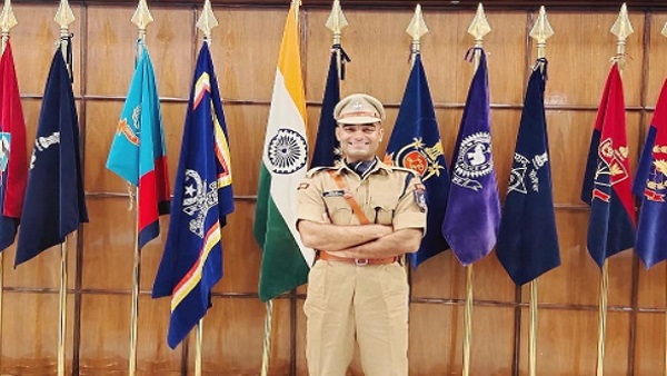 दिल्ली के IAS ऑफिसर हिमांशु गुप्ता की भी हो रही है तारीफ दिल्ली के IAS ऑफिसर हिमांशु गुप्ता की भी हो रही है तारीफ
