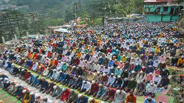 रहते हैं 8 लाख मुसलमान