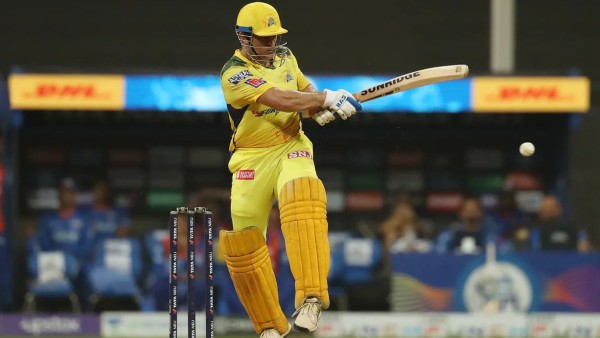 आज भी 20 साल के युवा की तरह दौड़ते हैं धोनी आज भी 20 साल के युवा की तरह दौड़ते हैं धोनी