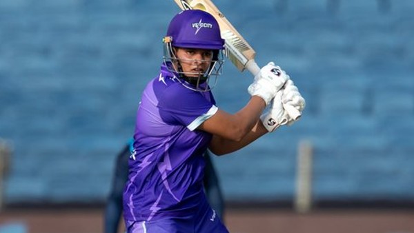 शैफाली वर्मा ने दिलाई विस्फोटक शुरुआत