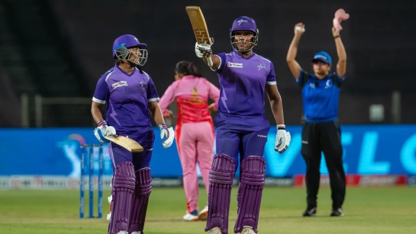 सिर्फ 10 गेंदों में ठोंके 50 रन