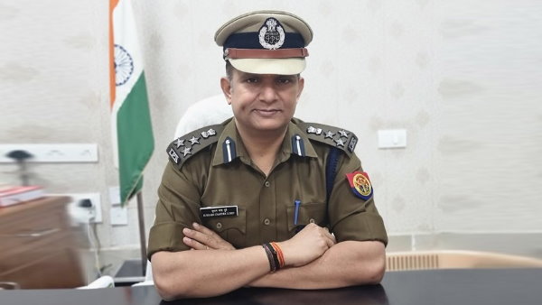 कौन हैं IPS सुभाष दुबे ?