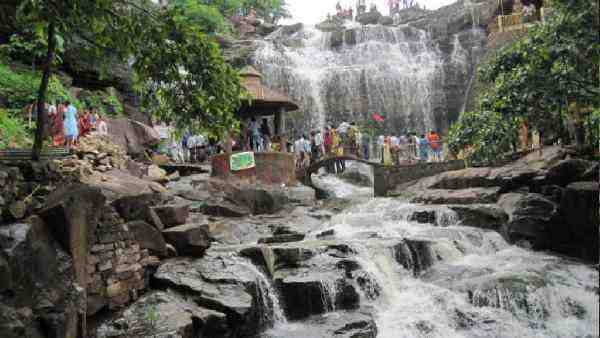 घटारानी वॉटरफॉल के एक दिवसीय टूर पैकेज