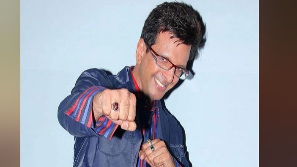 संविधान किसी भी भाषा को राष्ट्रभाषा का दर्जा नहीं देता