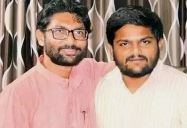 Gujarat MLA Jignesh Mevani criticises Hardik Patel Over resign from congress 