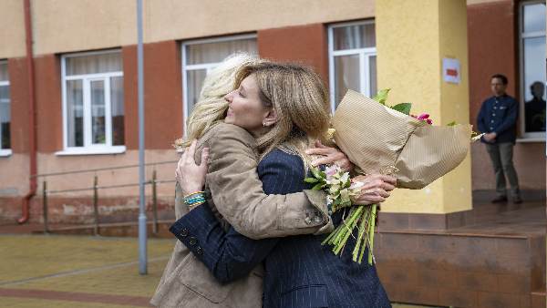 जिल बाइडेन और ओलेना जेलेंस्का की मुलाकात